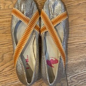 Italian gold glittery flats with elastic straps I AM... brand size 37.5